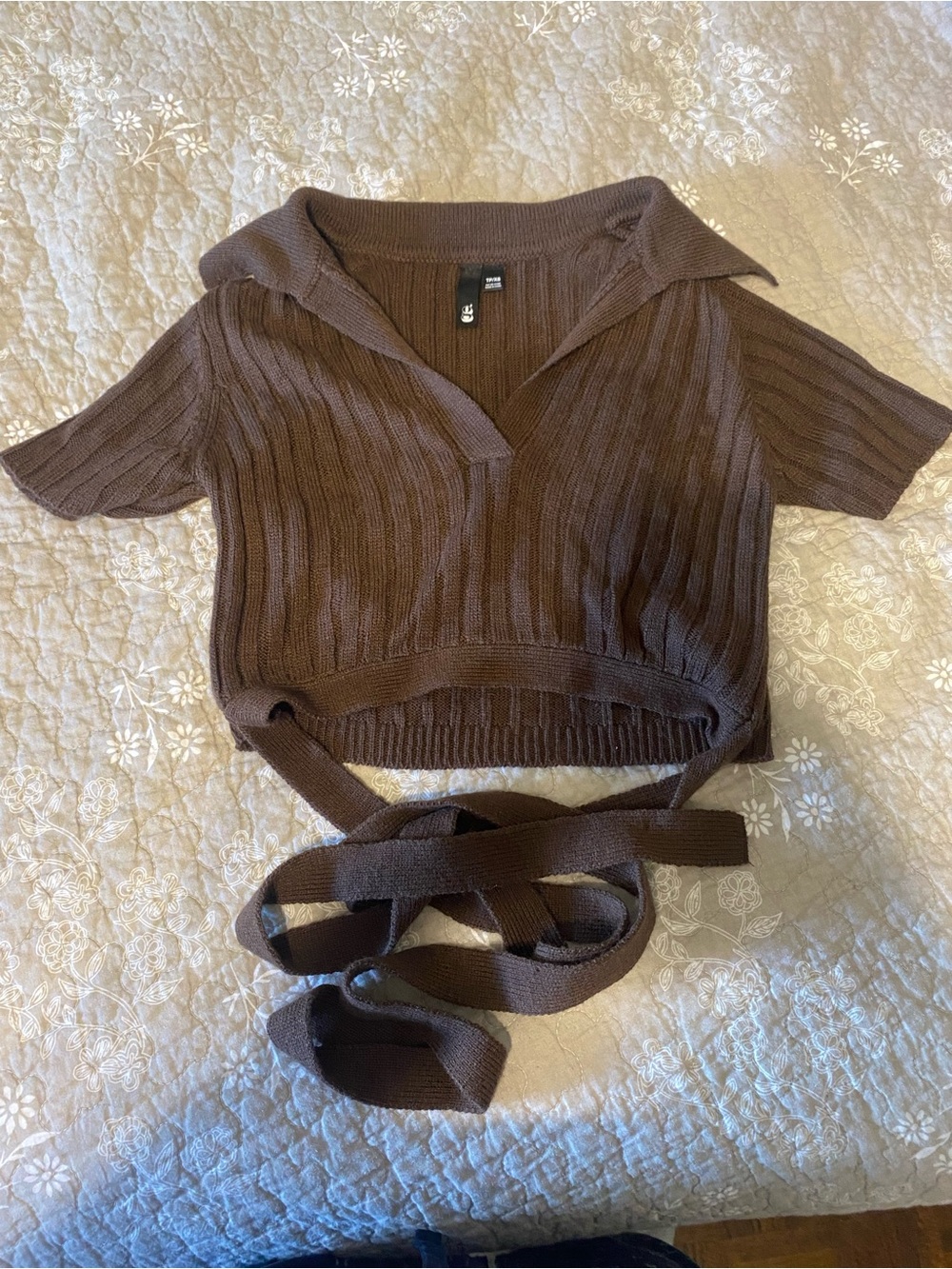 Brown Ribbed Short-Sleeve Wrap Sweater with Collar